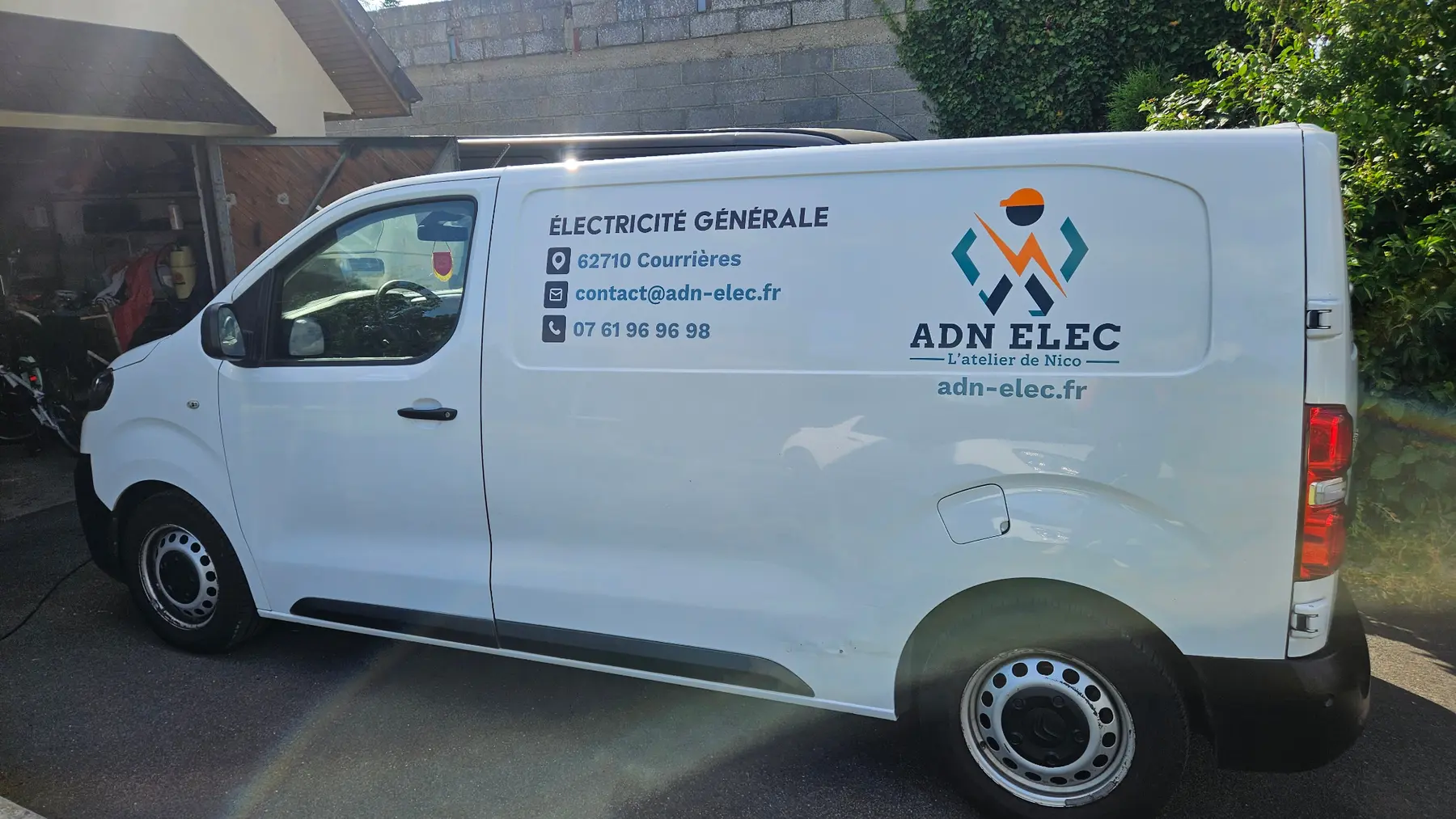 Véhicule d’intervention ADN ELEC à Courrières